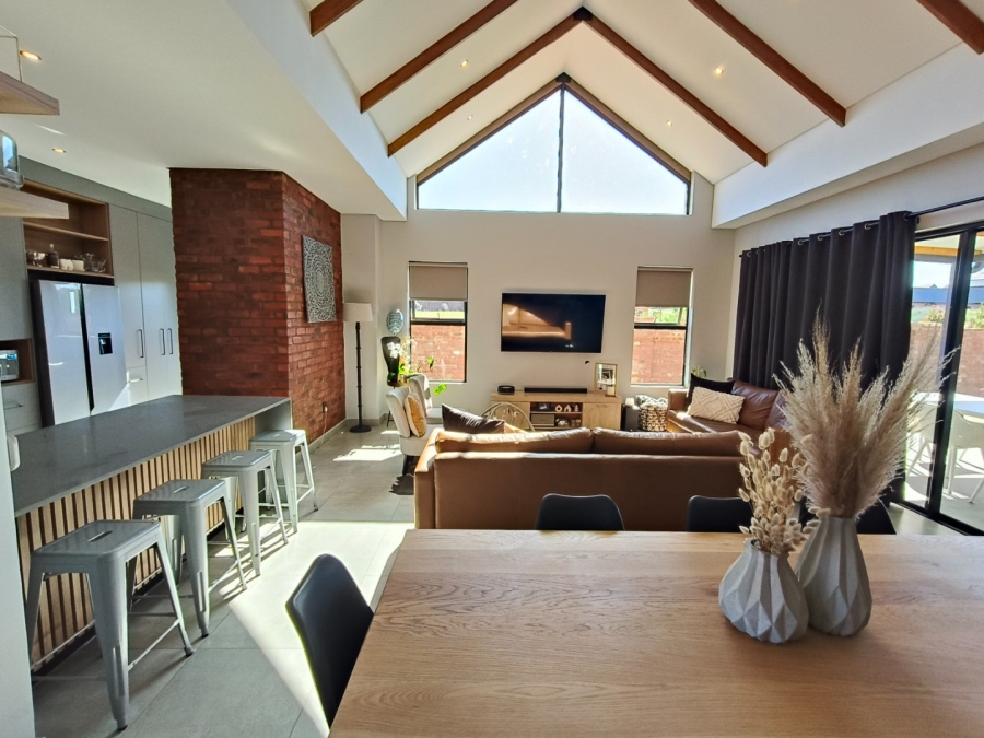 3 Bedroom Property for Sale in De Land Estate North West